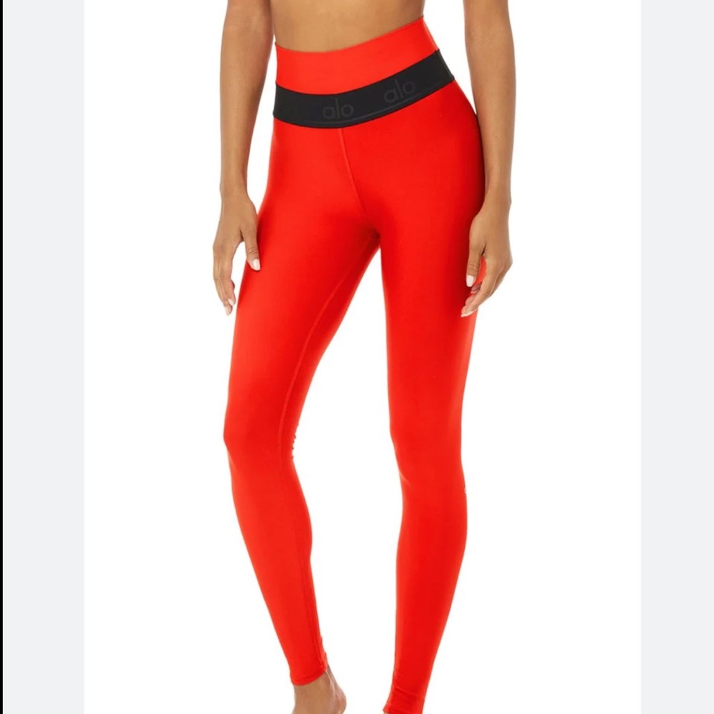 Alo Yoga logo leggings